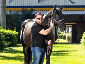 Xand Avião é um dos realizadores do Leilão The X Factor, um dos maiores eventos do Quarto de Milha no Brasil